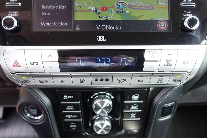 Toyota Land Cruiser 2.8 D-4D Executive Family 7mís - fotka 27 z 38