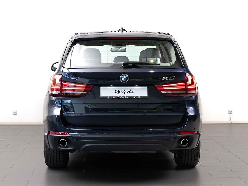 BMW X5 xDrive30d - fotka 5 z 22