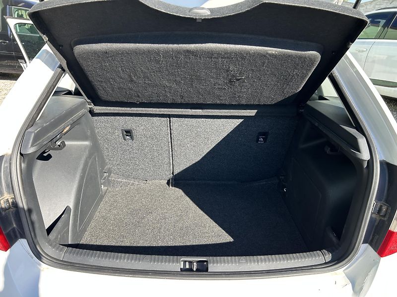 Škoda Rapid (2013) 1.2 TSi 77 KW nové rozvody - fotka 15 z 32