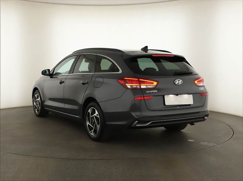 Hyundai i30 (2025) Style 1.0 T-GDI, Automat - fotka 4 z 15