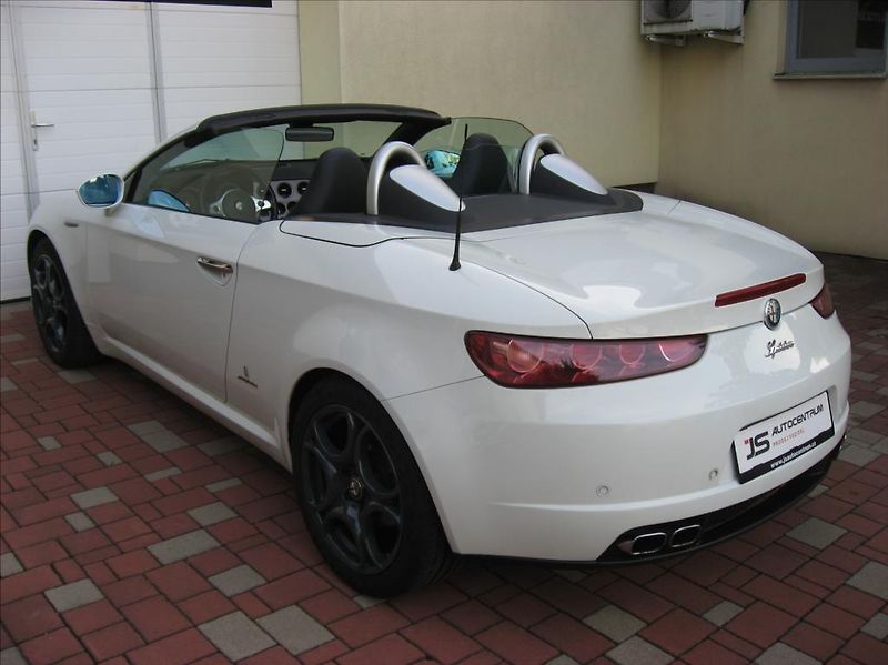 Alfa Romeo Spider 2,2 JTS 185PS  Exclusive - fotka 13 z 46
