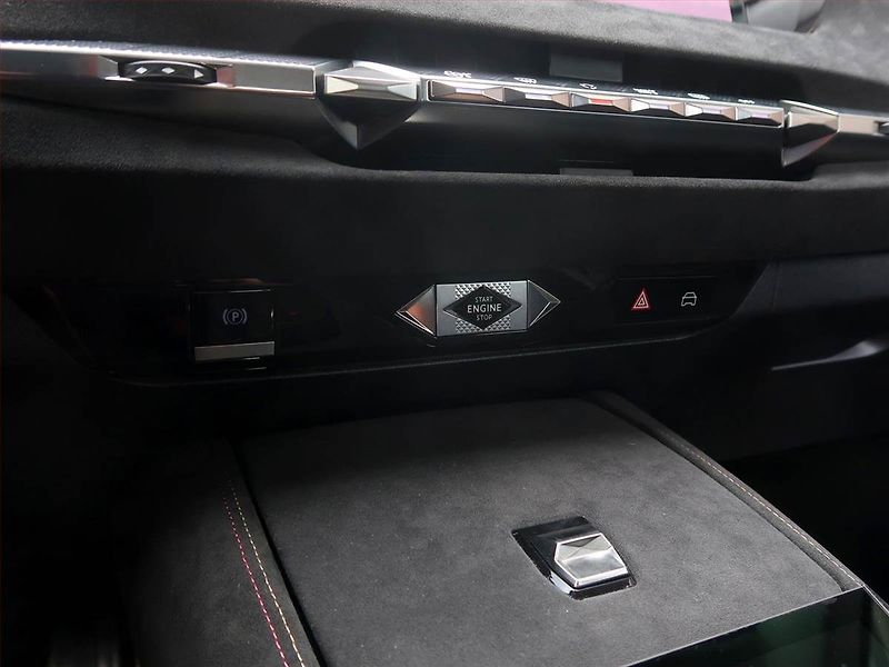 DS Automobiles DS4 (2022) 1.2 PureTech - fotka 17 z 20