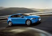 Konkurent Volvo V40