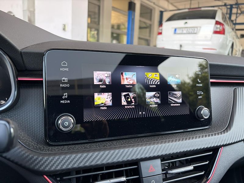 Škoda Kamiq 1.5TSi DSG Monte Carlo 110kW - fotka 18 z 22