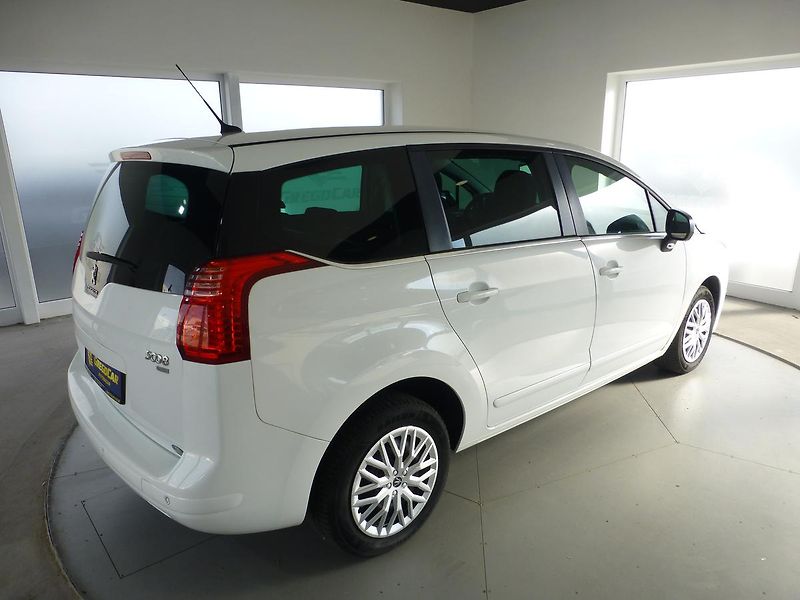 Peugeot 5008 (2014) 1,6HDI*NAVIGACE.*PARKS**NEW - fotka 6 z 31