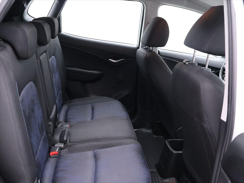 Hyundai ix20 1,6 CVVT 91kW Czech Klima - fotka 13 z 32