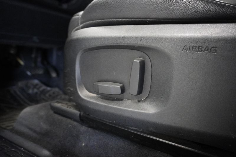 Land Rover Range Rover Evoque 2.0SE DYNAMIC 4WD AUTOMAT - fotka 13 z 30