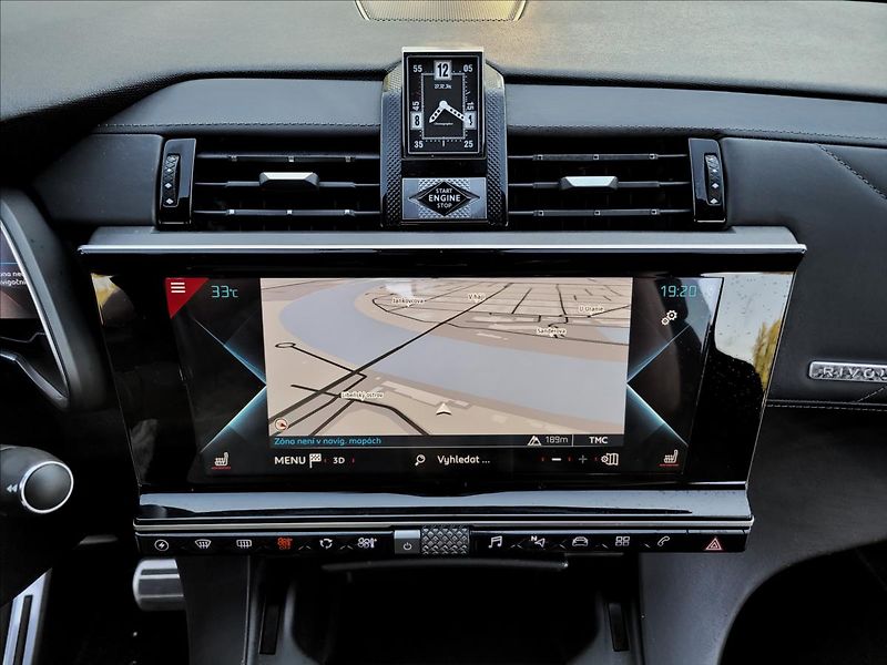DS Automobiles DS7 Crossback 1,6 Rivoli,PHEV,4x4,kůže,výhře - fotka 22 z 42