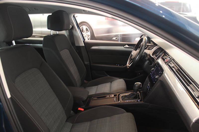 Volkswagen Passat (2021) 2.0TDI DSG LED Nez.Topení - fotka 21 z 36