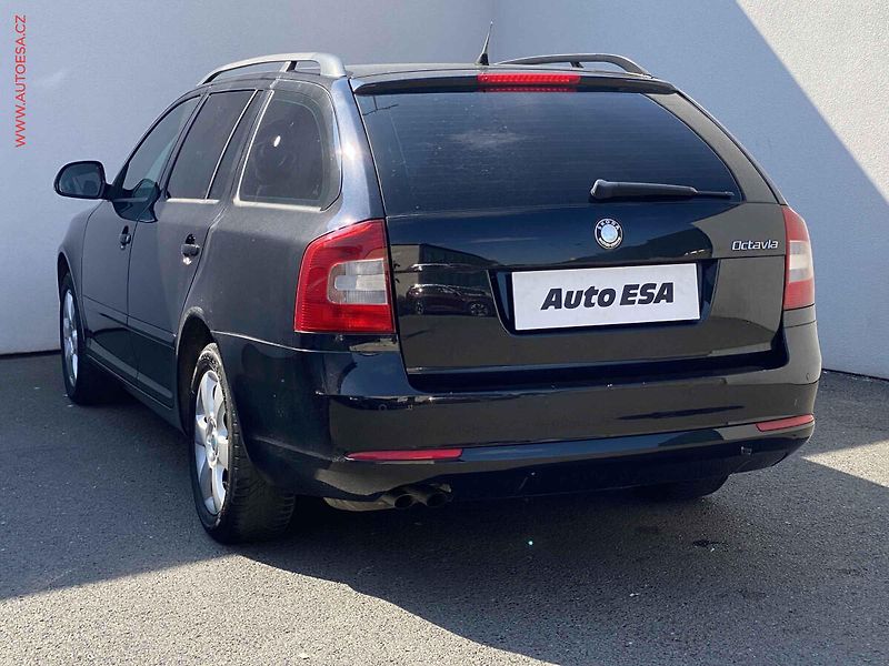 Škoda Octavia (2009) 1.4 TSi, Ambition, park.čidla - fotka 6 z 16