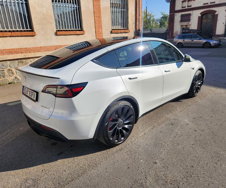 Tesla Model Y (2022)  534KW*78,8KWh*PERFORMENS* - fotka 3 z 44