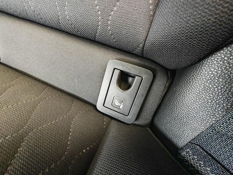 Toyota Corolla Cross 2.0 Hybrid (197 k) Comfort 4x4 - fotka 22 z 43