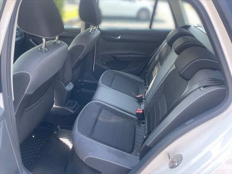 Škoda Fabia 1,0 TSI 70 Ambition - fotka 8 z 11
