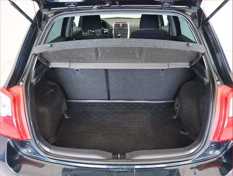 Toyota Auris (2012) 1.4 D-4D, Navi, Vyhř. sedaček - fotka 14 z 17