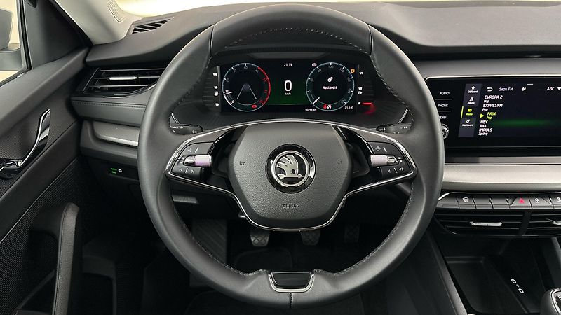 Škoda Octavia 2.0 TDI Ambition Combi - fotka 9 z 23