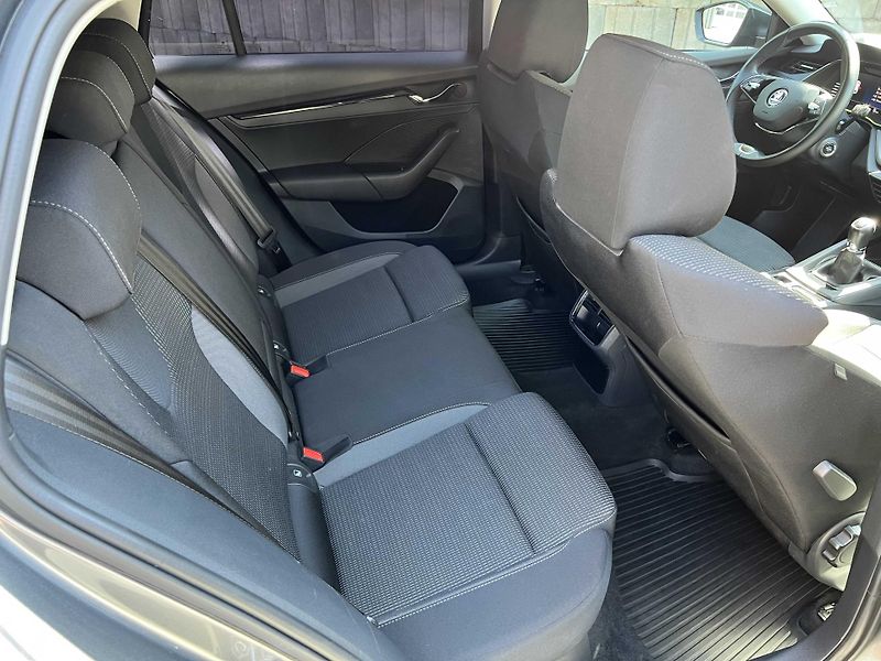 Škoda Octavia combi 2.0TDi 85kW SERVIS ŠKODA - fotka 8 z 15