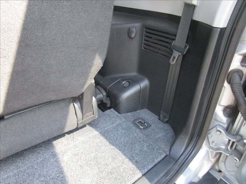 Mitsubishi Pajero 3.2 Di-D, 4x4, aut. klima, 7 m - fotka 48 z 54
