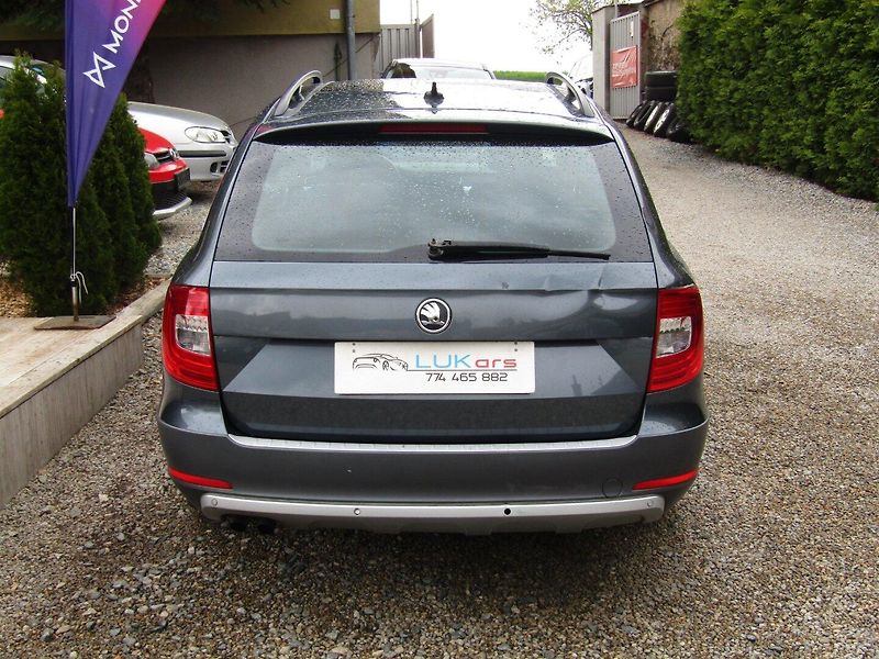 Škoda Superb (2015) 1.6 TDI 77kW  OUTDOOR - fotka 12 z 46