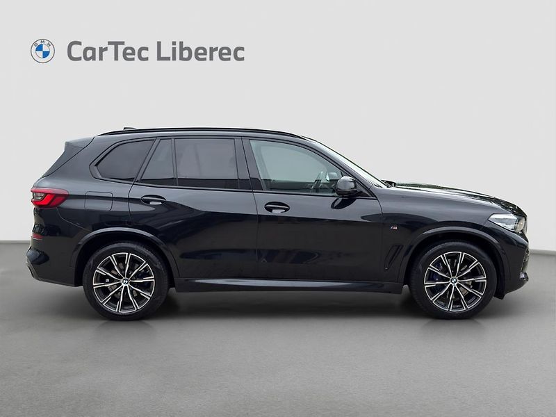 BMW X5 xDrive30d - fotka 6 z 22