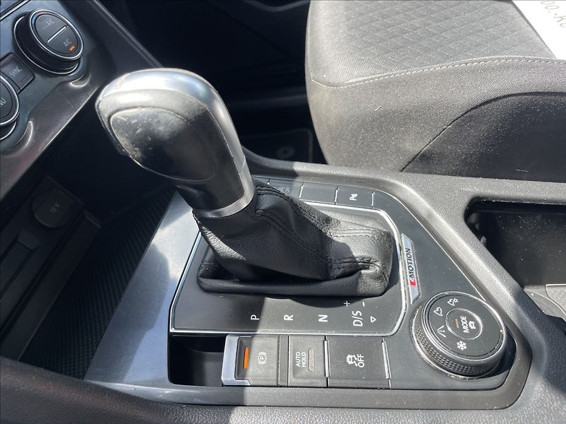 Volkswagen Tiguan 2,0 TDi 110kw DSG 4-matic bez - fotka 24 z 36