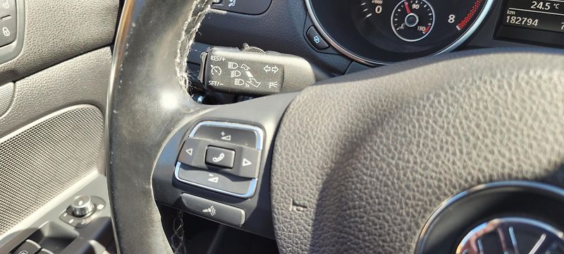 Volkswagen Golf (2012) 1,2TSi 77kW benzín „STYLE“ - fotka 21 z 32