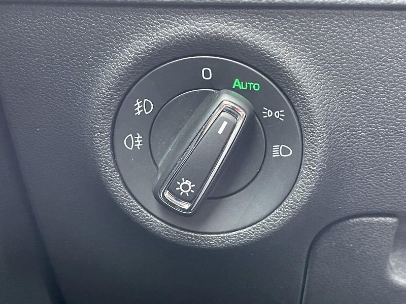 Škoda Karoq (2019) 1.6 TDI 85 kW Style Plus - fotka 7 z 34