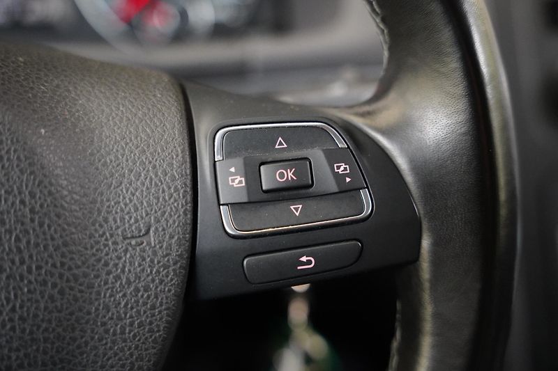 Volkswagen Touran - fotka 16 z 25