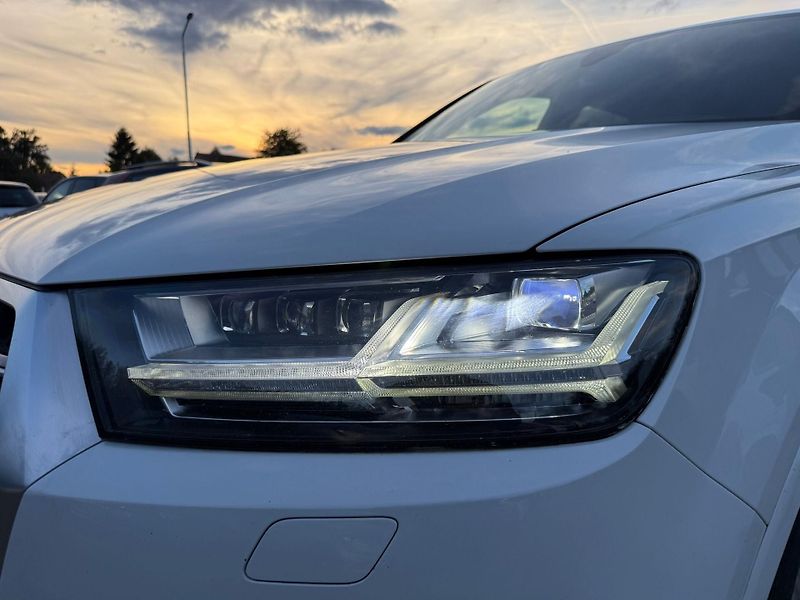 Audi Q7 - fotka 12 z 16