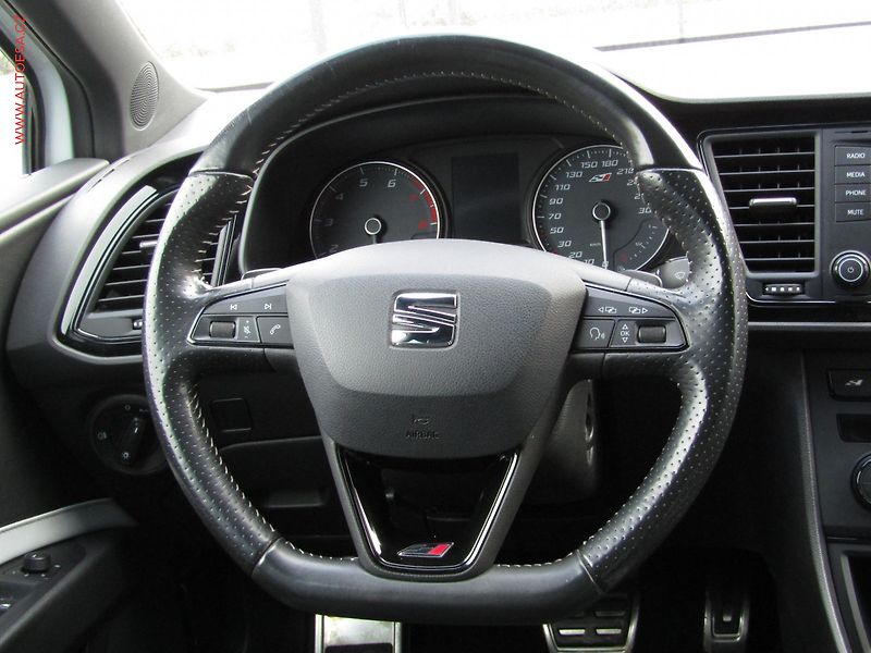 Seat Leon (2015) 2.0 TSi, ČR, Cupra, DSG, LED - fotka 14 z 19
