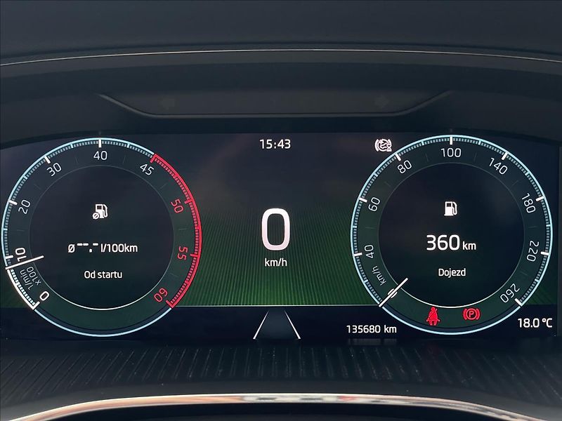 Škoda Octavia 2,0 TDI Combi Ambition Plus - fotka 10 z 24
