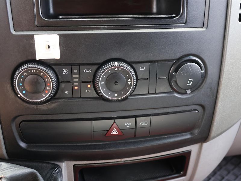Mercedes-Benz Sprinter 2,1 CDI 120kW CZ DPH - fotka 19 z 29