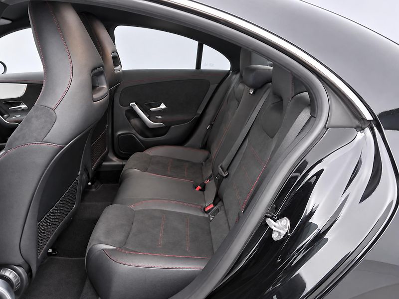 Mercedes-Benz CLA 1,3 200 120kW AMG-Line CZ 1.Ma - fotka 12 z 20