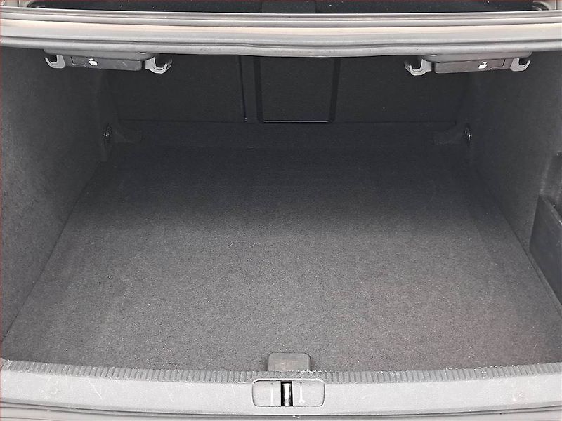 Volkswagen CC (2014) 2.0 TDI, Automat, Serv.kniha - fotka 14 z 20