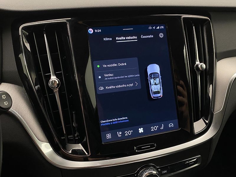Volvo V60 B4 DARK PLUS AUT CZ - fotka 40 z 54