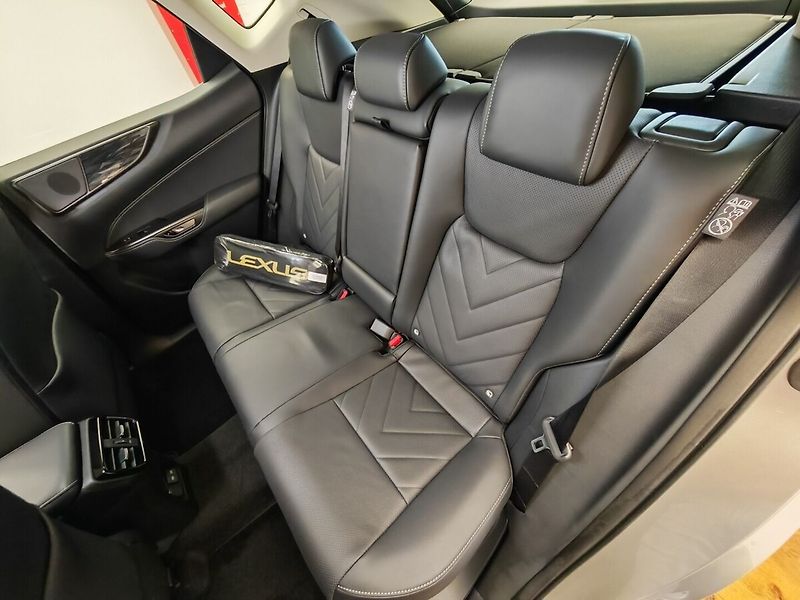 Lexus NX 350h 350h PRESTIGE - fotka 36 z 45