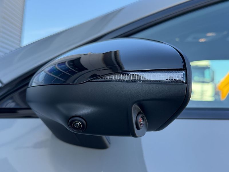 Mercedes-Benz CLA 250+ s technologií EQ - fotka 22 z 36
