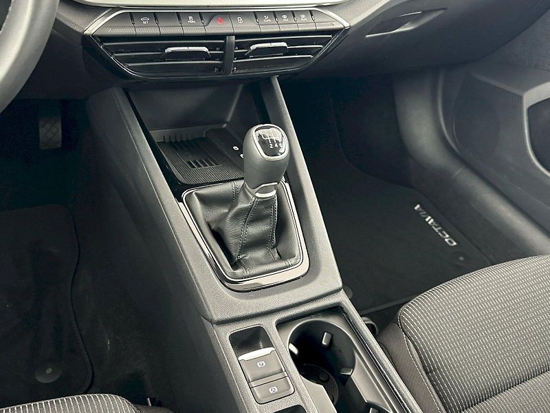 Škoda Octavia (2025) Combi 1.5TSI 110kW Selection - fotka 18 z 28