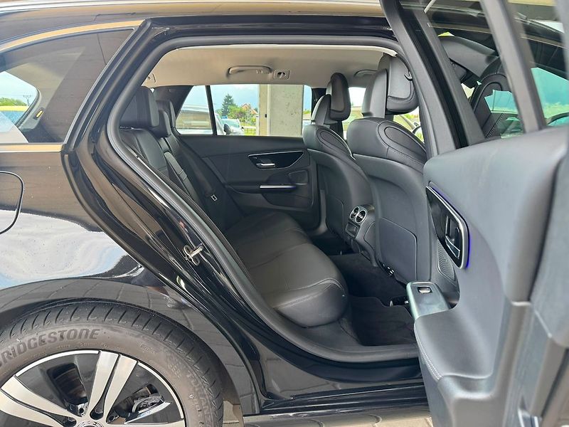 Mercedes-Benz Třídy C Avantgarde 4 MATIC kombi - fotka 19 z 20