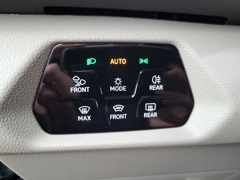 Volkswagen Multivan (2025) Long Life 2,0 TDI 110kW-nové - fotka 14 z 22