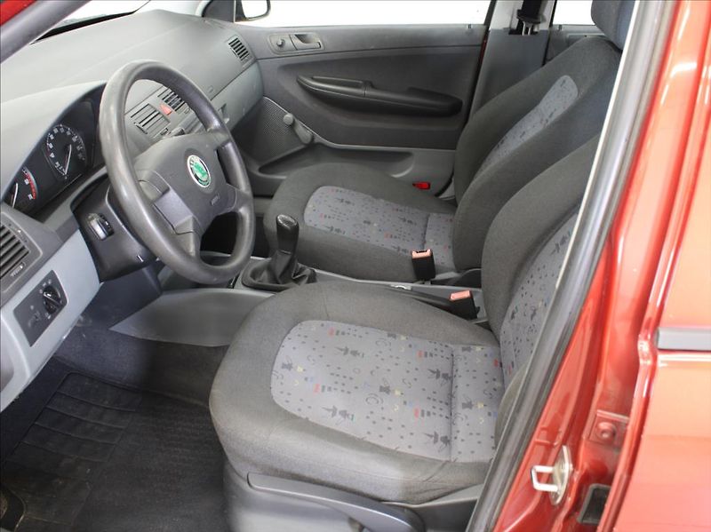 Škoda Fabia 1,4 i SDN Classic 50kW MT ČR - fotka 6 z 13