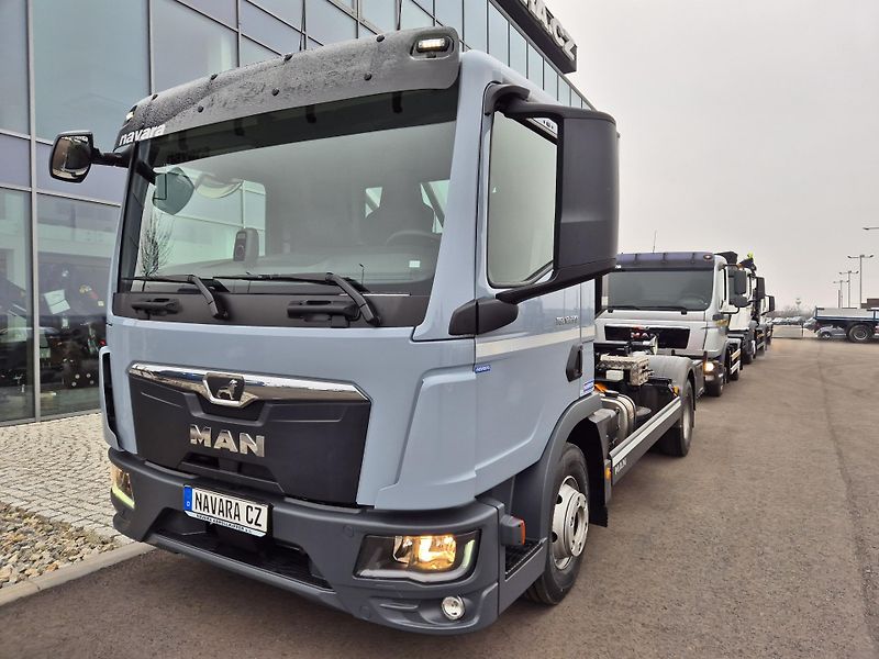 MAN TGL TRAKTOR NOSIČ KONTEJNERU - fotka 4 z 21