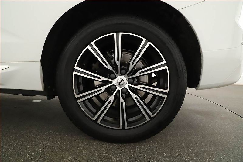 Volvo XC60 (2018) D4 AWD - fotka 12 z 27