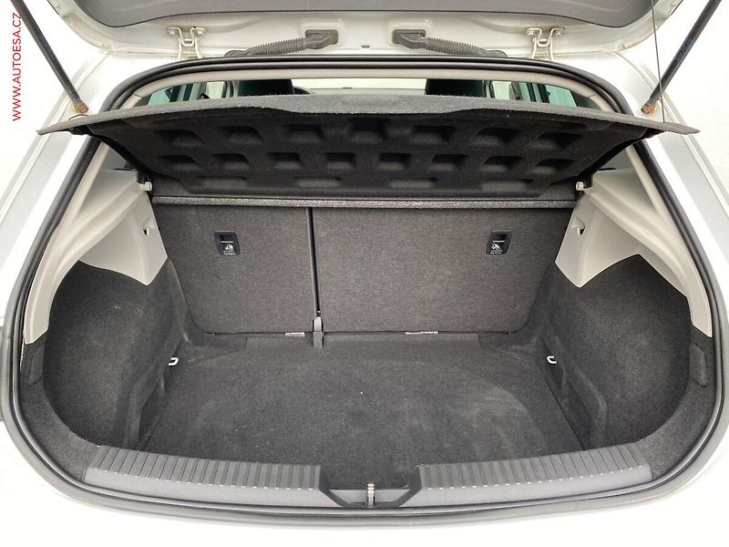 Seat Leon (2015) 2.0 TDi, Style, navi, +ALU - fotka 7 z 19