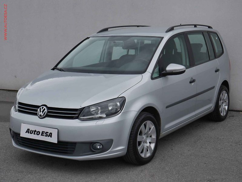 Volkswagen Touran (2011) 1.6TDi, ČR, autoAC - fotka 3 z 13