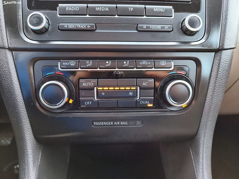 Volkswagen Golf (2011) - fotka 24 z 31