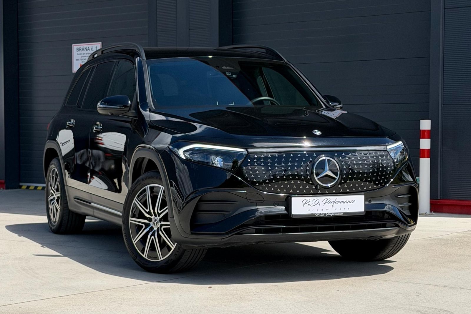 Mercedes-Benz EQB EQB 300 4Matic AMG Line