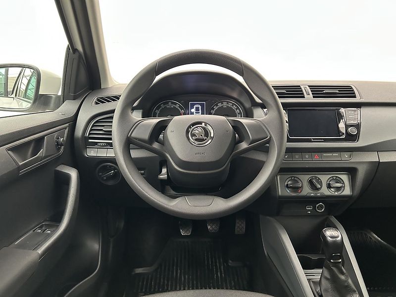 Škoda Fabia 1.0 TSI Active Plus - fotka 25 z 26
