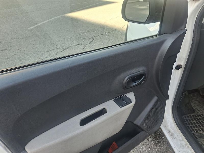 Dacia Dokker 1,6 8U96303 - fotka 18 z 21