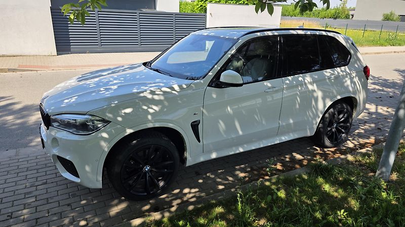 BMW X5 (2017) Prodám BMW X5 xDrive 30d - fotka 13 z 30