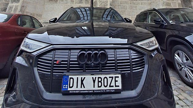 Registrační značka na přání (SPZ na přání)., zdroj: Deník/Luboš Hájek